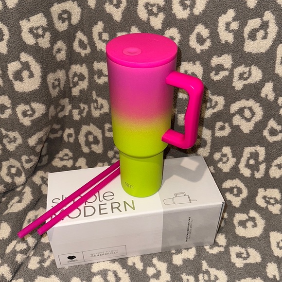 New Simple Modern 40oz TREK Tumbler in Rodeo Drive 😍 - Picture 5 of 17